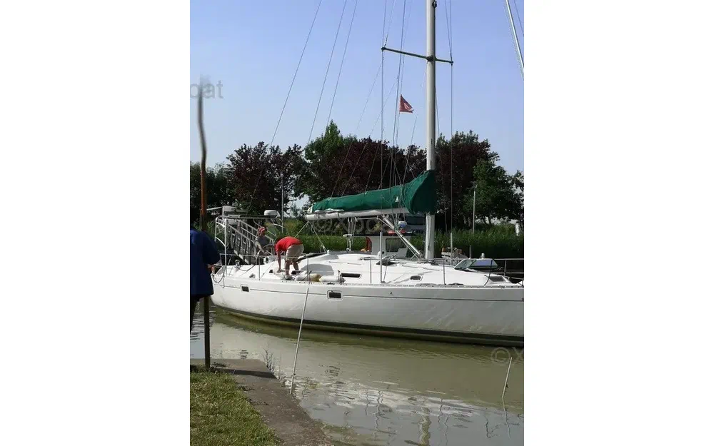 slider 2 Beneteau Oceanis 381