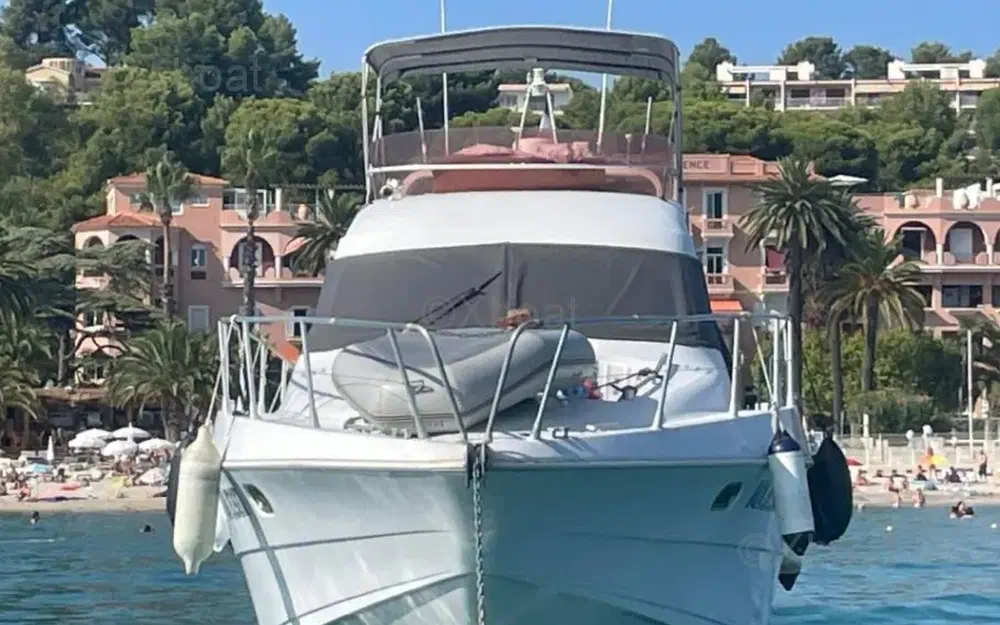 slider 1 Jeanneau Yarding 42 Fly