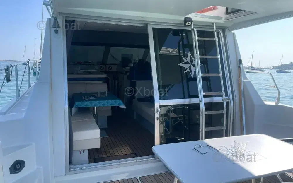 slider 4 Jeanneau Yarding 42 Fly