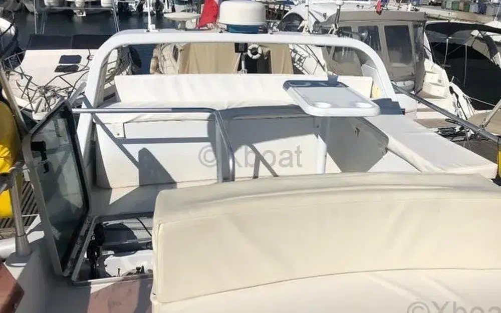 slider 6 Jeanneau Yarding 42 Fly