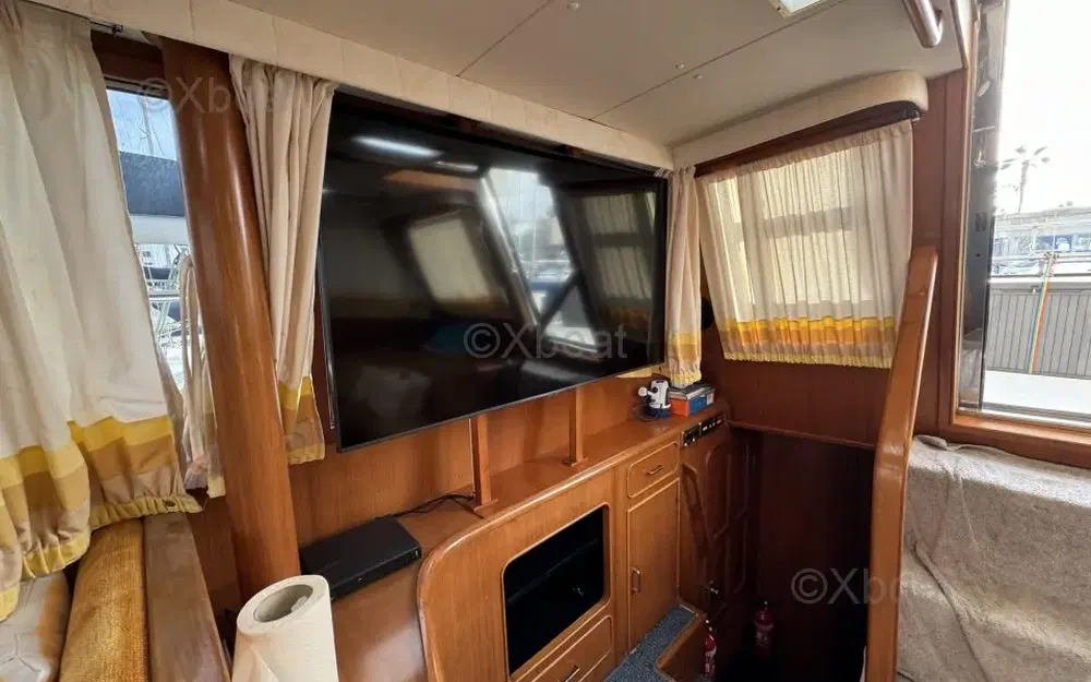 slider 9 Horizon 40 Trawler
