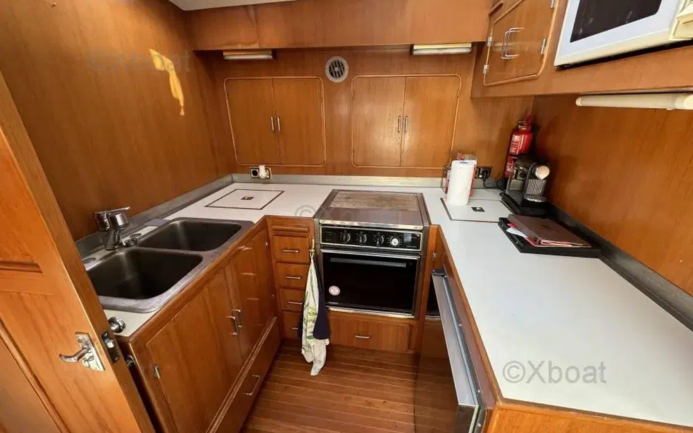 slider 7 Horizon 40 Trawler