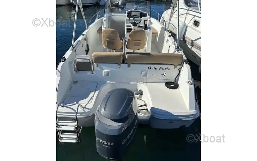 slider 4 Jeanneau Cap Camarat 6.5 BR