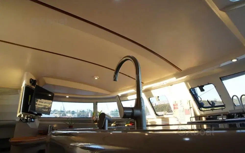 slider 11 Fountaine Pajot Venezia 42