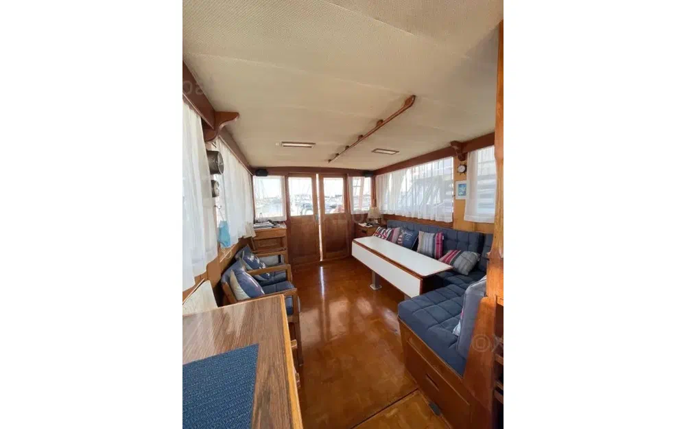 slider 10 American Marine Grand Banks 42 Europa