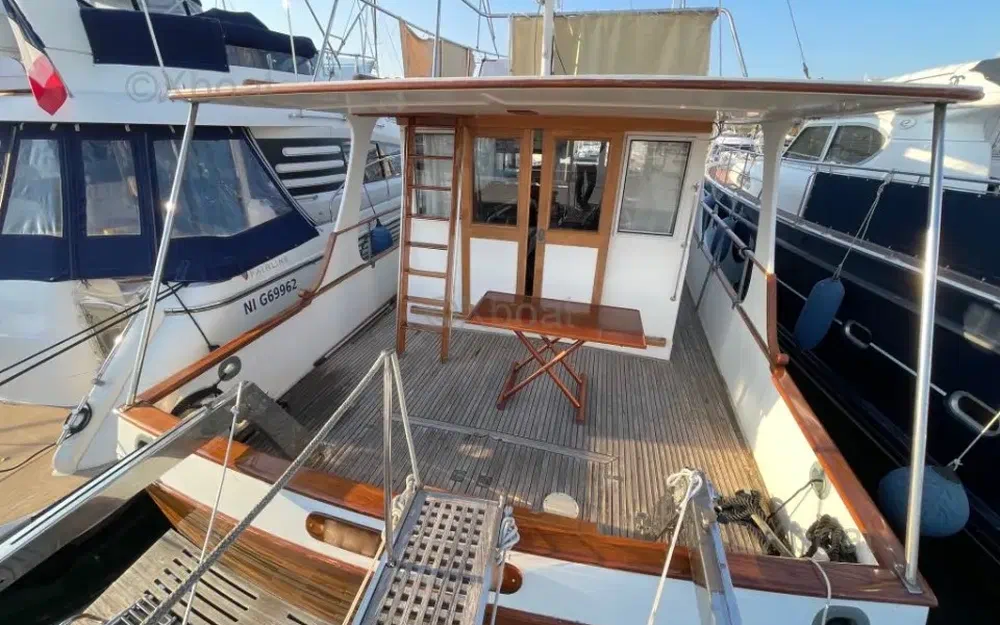 slider 1 American Marine Grand Banks 42 Europa