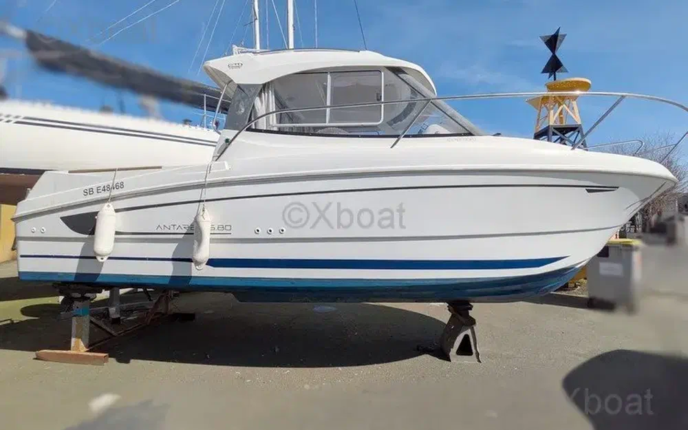 slider 0 Beneteau Antares 6.80