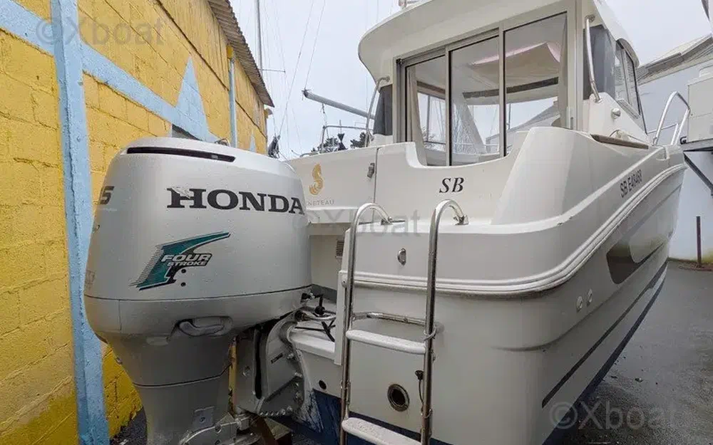 slider 2 Beneteau Antares 6.80