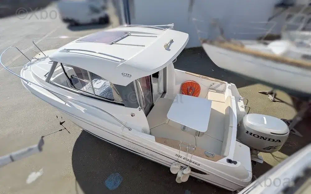 slider 3 Beneteau Antares 6.80