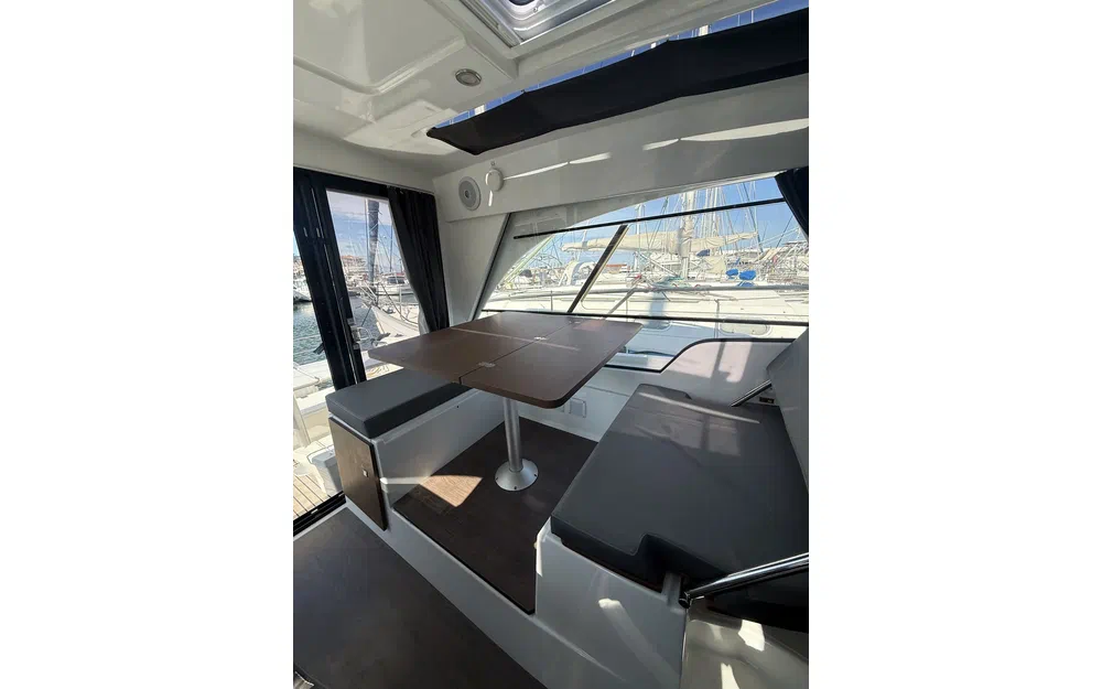 slider 4 Beneteau Antares 9 OB