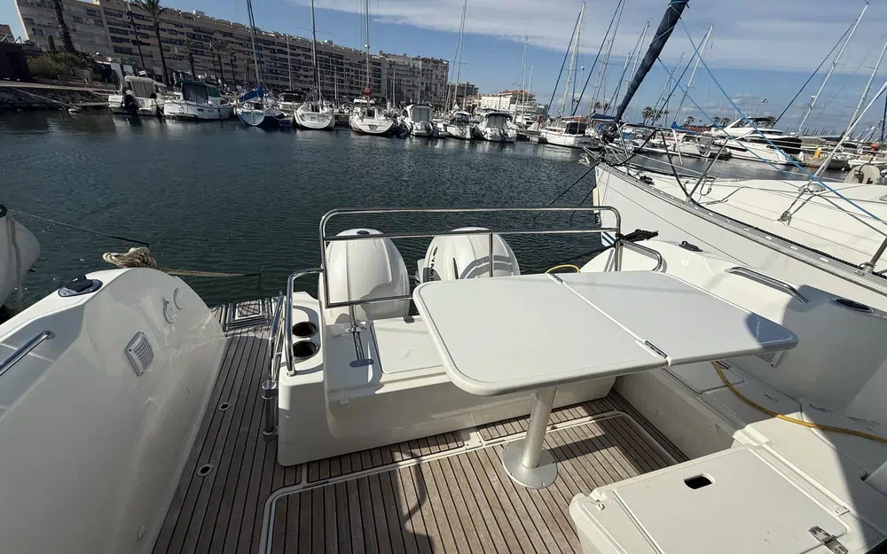 slider 6 Beneteau Antares 9 OB