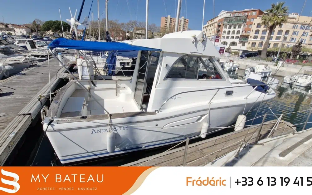 slider 0 Beneteau Antares 755