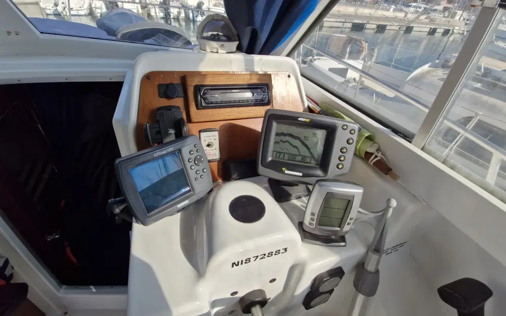 slider 12 Beneteau Antares 755