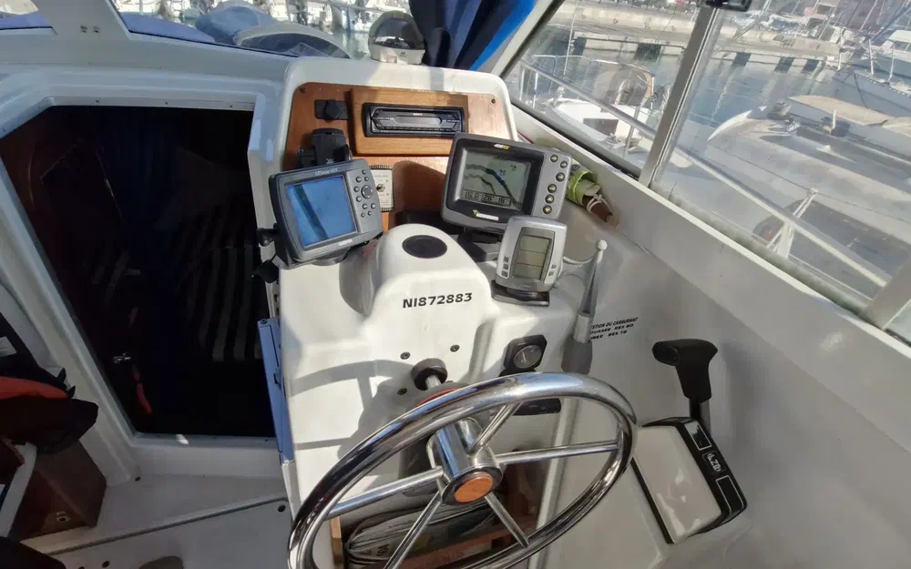 slider 3 Beneteau Antares 755