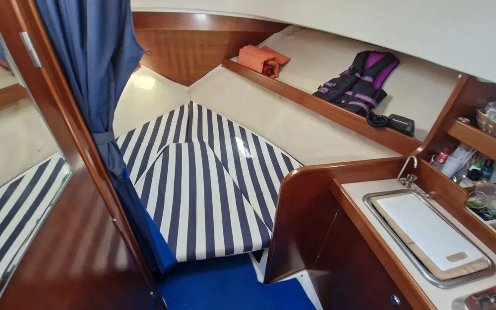 slider 4 Beneteau Antares 755