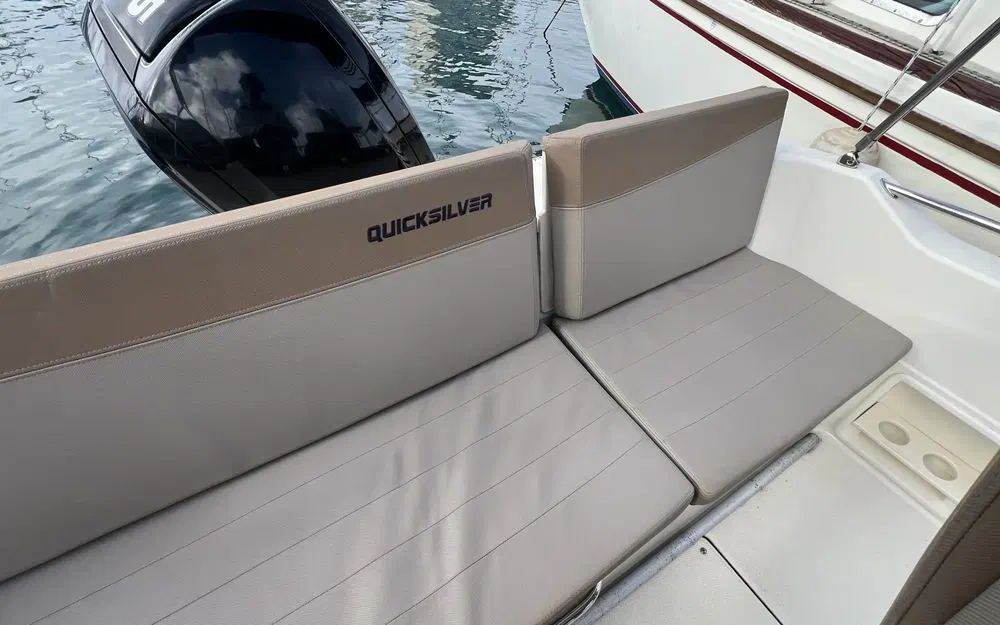slider 5 Quicksilver 605 Sundeck
