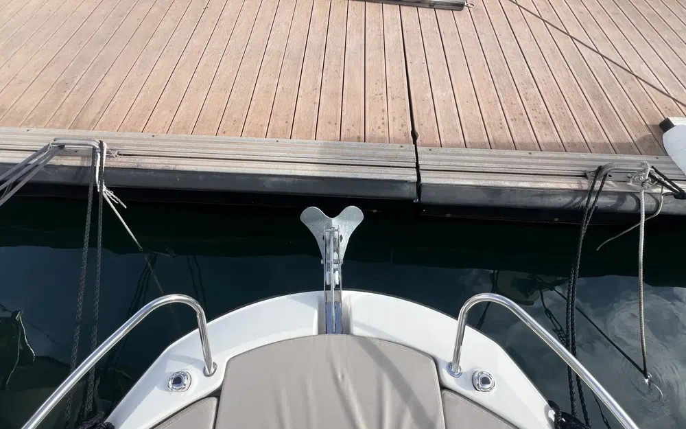 slider 7 Quicksilver 605 Sundeck