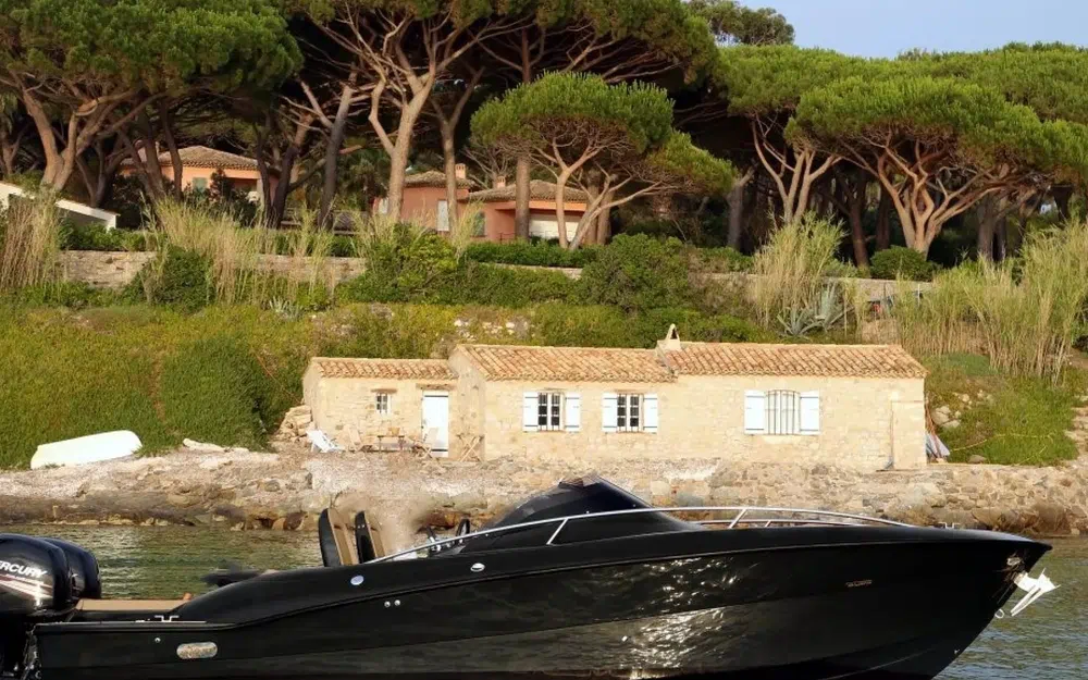 slider 9 Clear Libra 650 Cabin