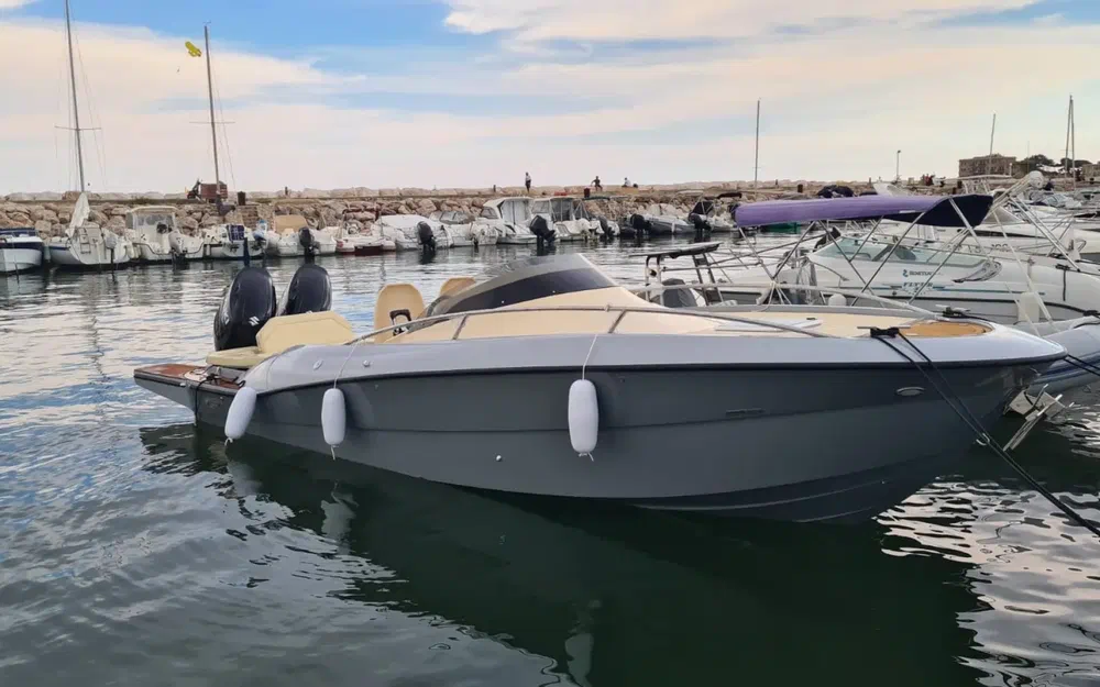 slider 1 Clear Libra 650 Cabin