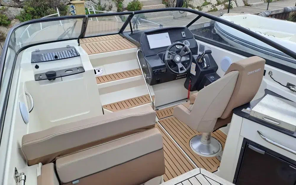 slider 4 Quicksilver Activ 805 Cruiser