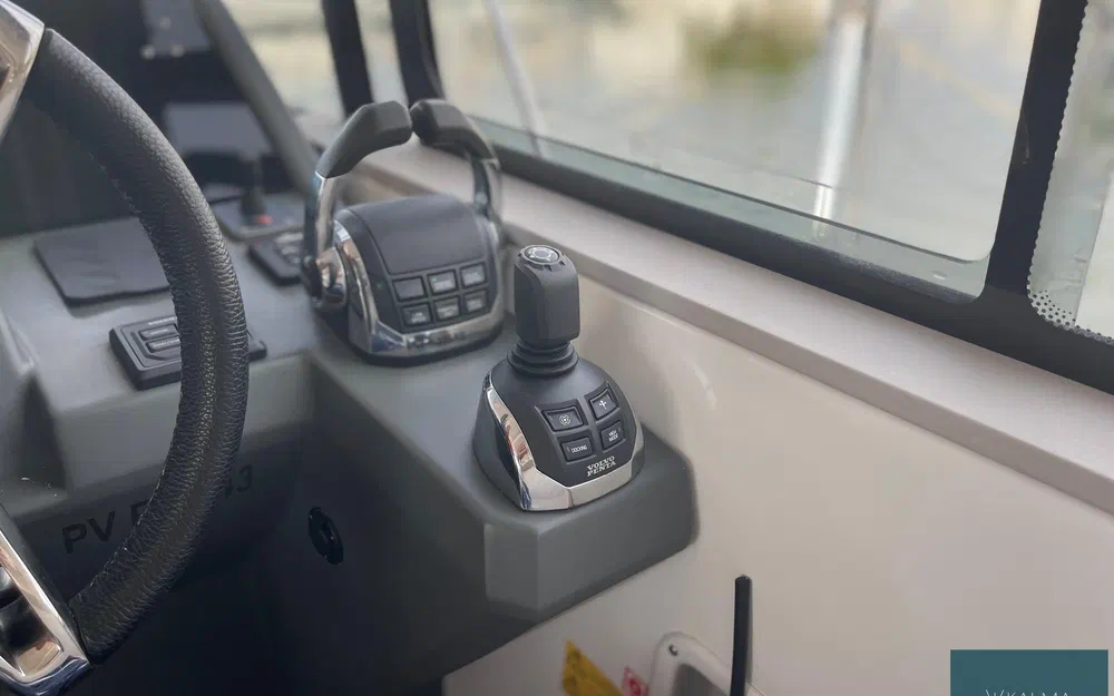 slider 7 Jeanneau Leader 46