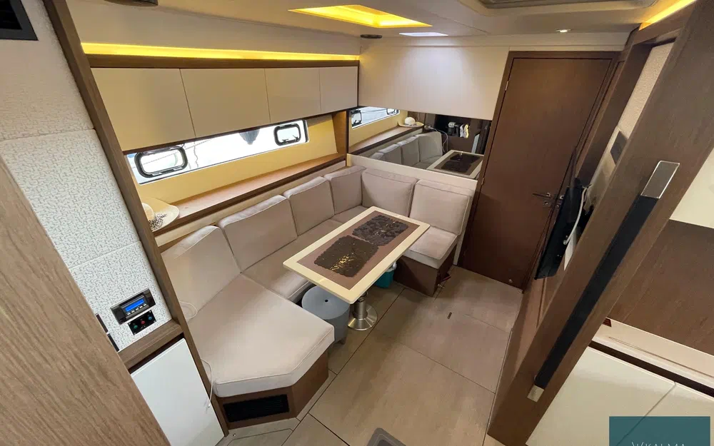 slider 11 Jeanneau Leader 46