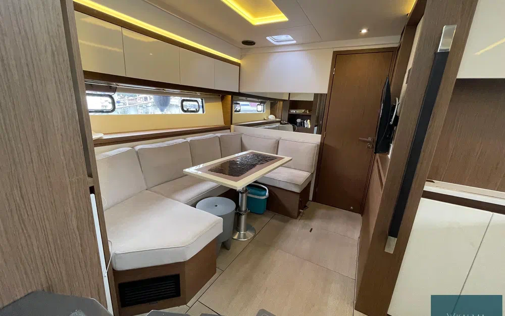 slider 12 Jeanneau Leader 46