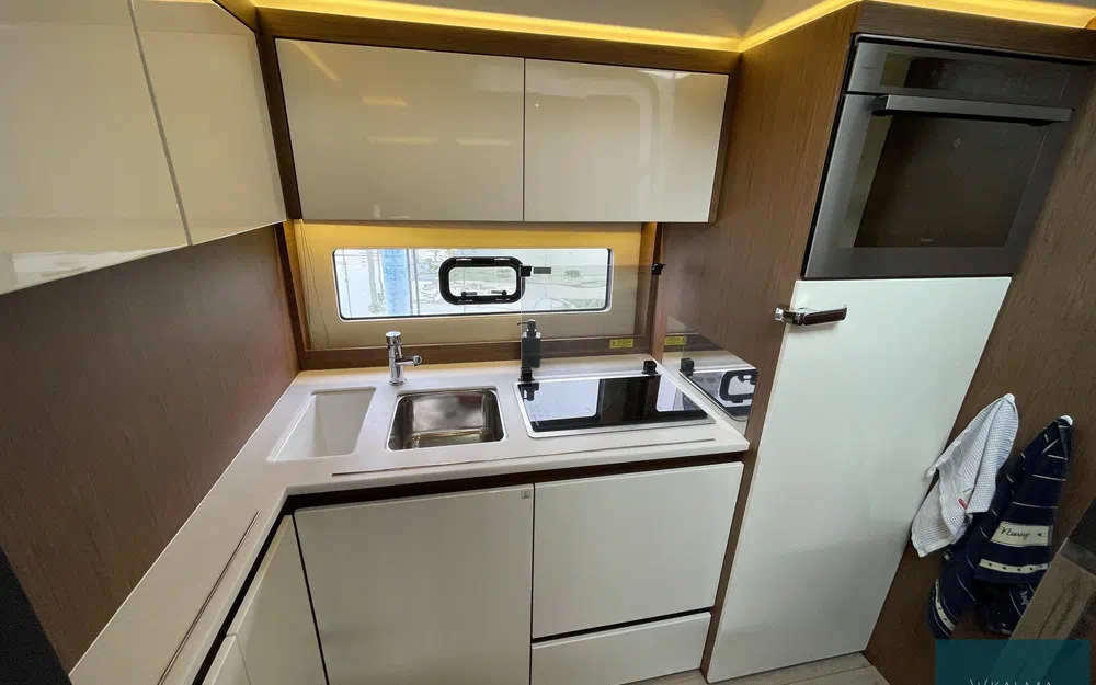 slider 14 Jeanneau Leader 46