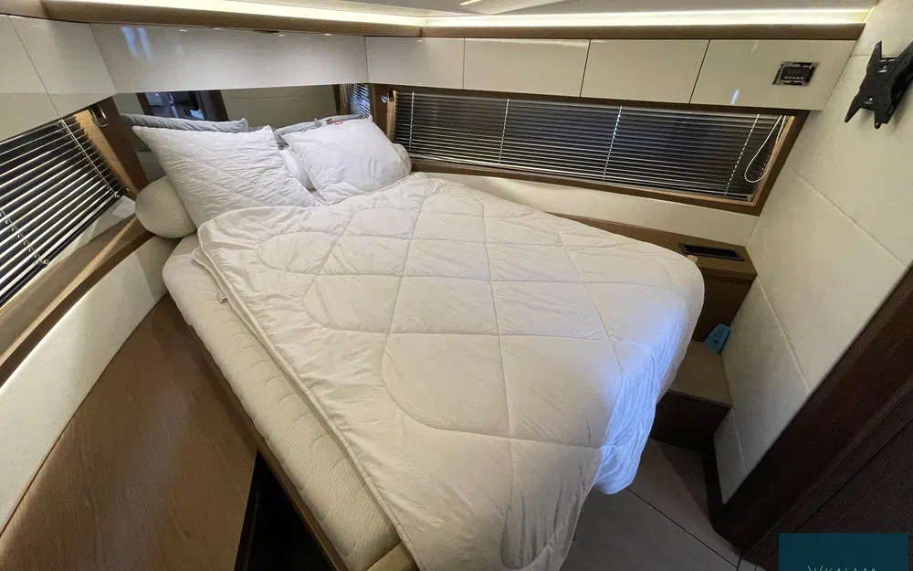 slider 17 Jeanneau Leader 46