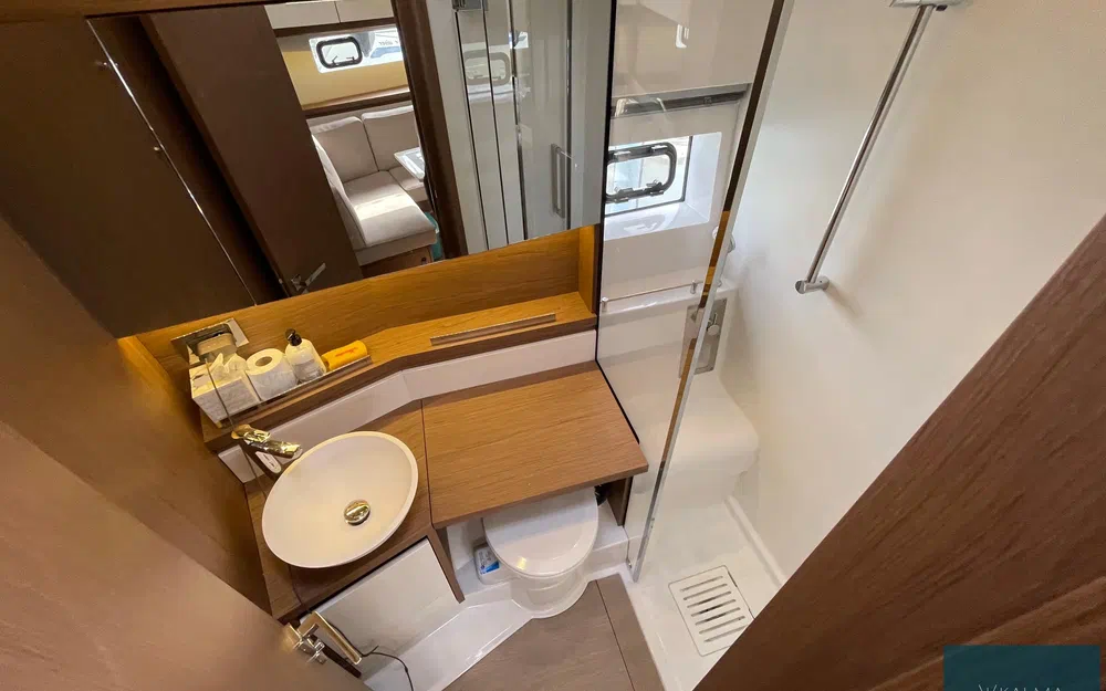 slider 19 Jeanneau Leader 46