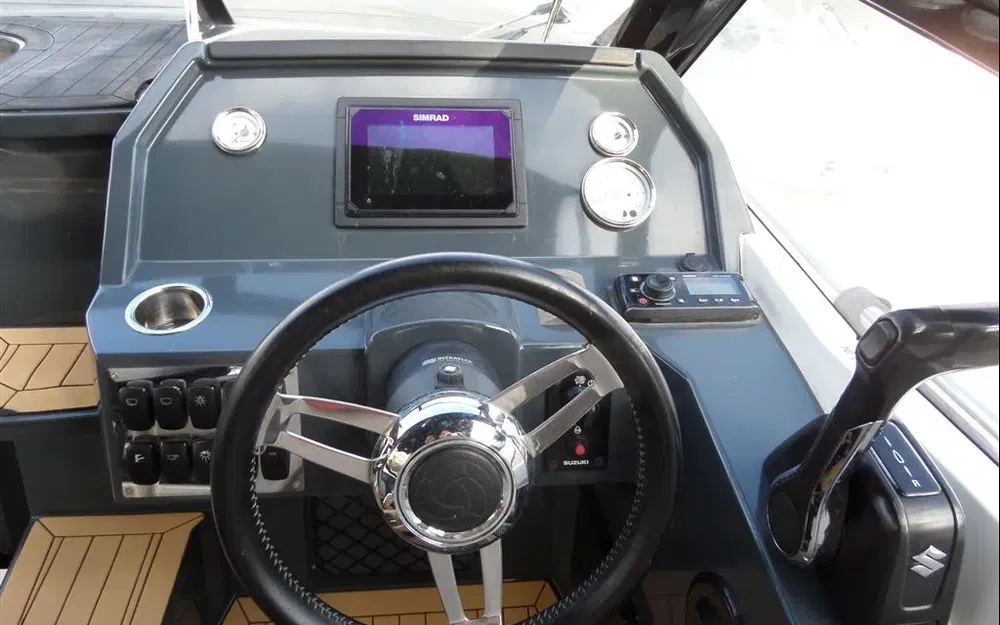 slider 4 Parker 690 DC