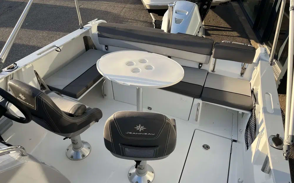 slider 11 Jeanneau Cap Camarat 6.5 WA Serie 2