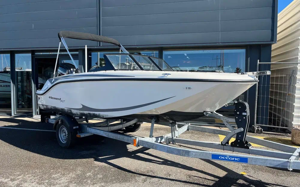 slider 2 Bayliner Element M17