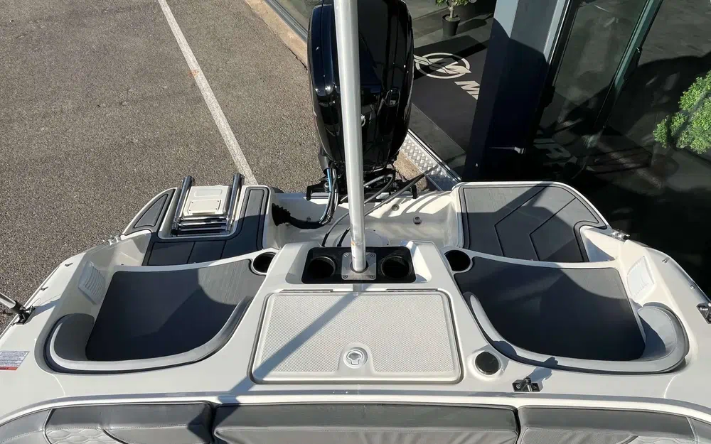 slider 7 Bayliner Element M17