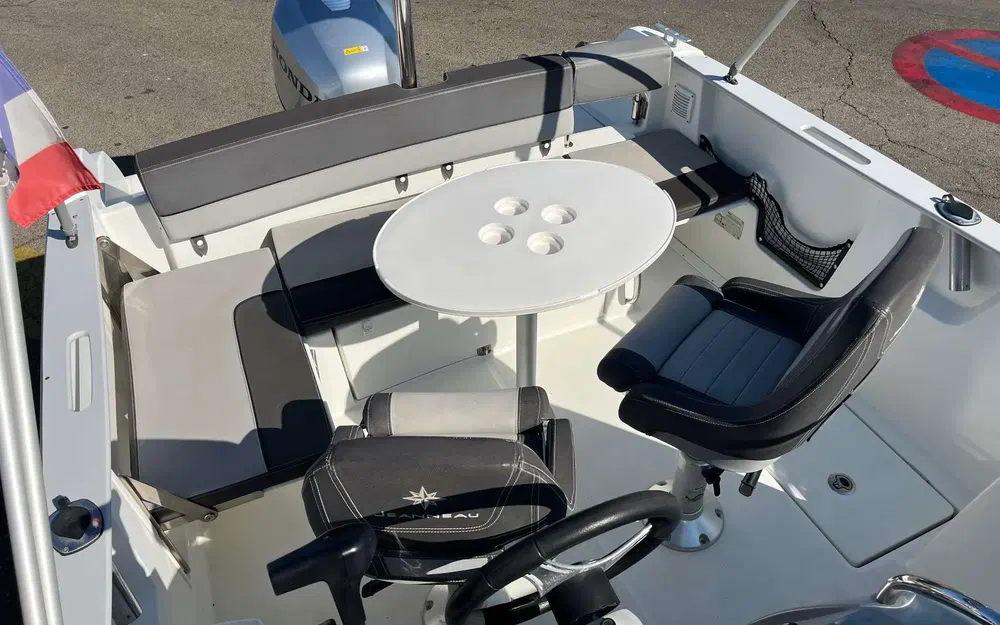 slider 9 Jeanneau Cap Camarat 6.5 WA Serie 2