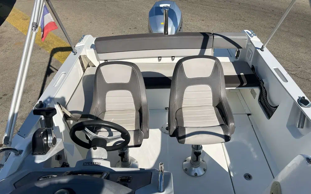 slider 6 Jeanneau Cap Camarat 6.5 WA Serie 2