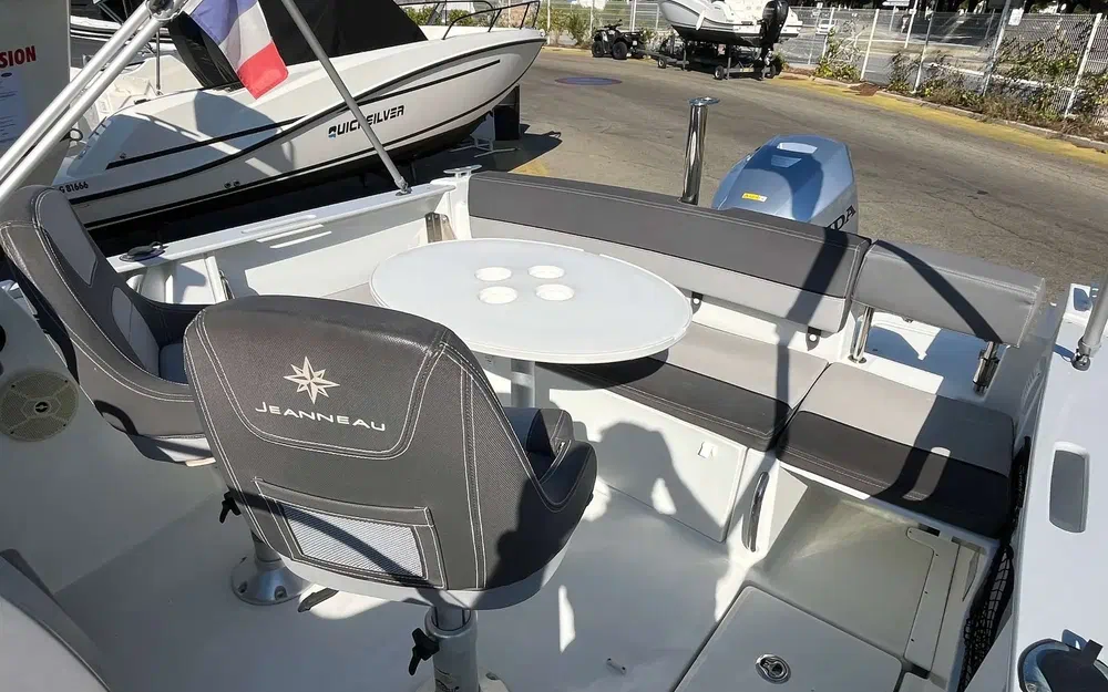 slider 8 Jeanneau Cap Camarat 6.5 WA Serie 2