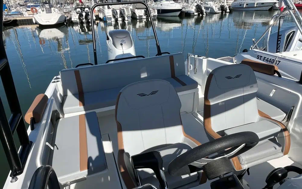 slider 8 Beneteau Flyer 8 SUNdeck V2