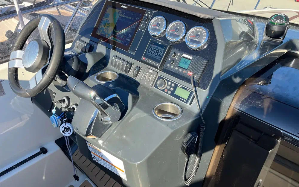 slider 14 Quicksilver Activ 875 Sundeck