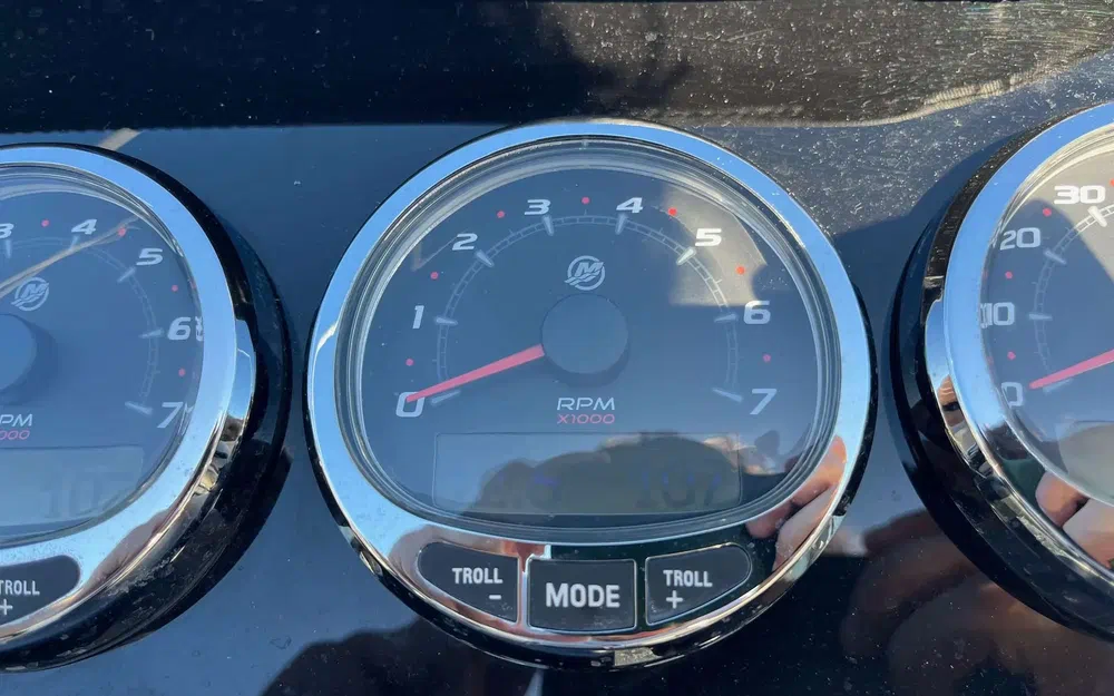 slider 6 Quicksilver Activ 875 Sundeck