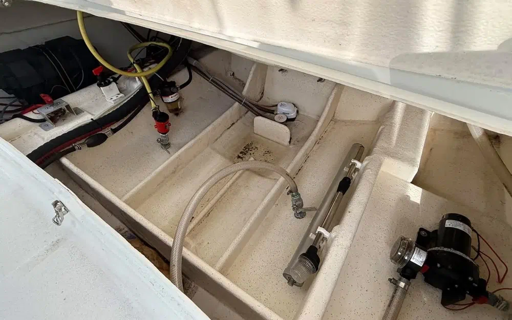 slider 14 Pacific Craft 670 Open