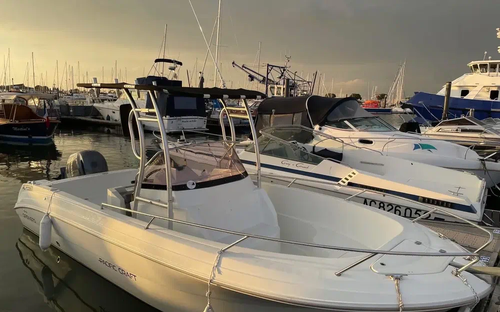 slider 2 Pacific Craft 670 Open