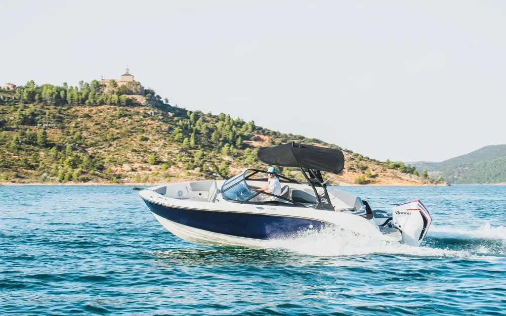 slider 8 Bayliner V20