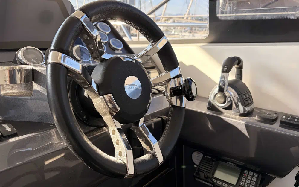 slider 15 Galeon 405 HTL