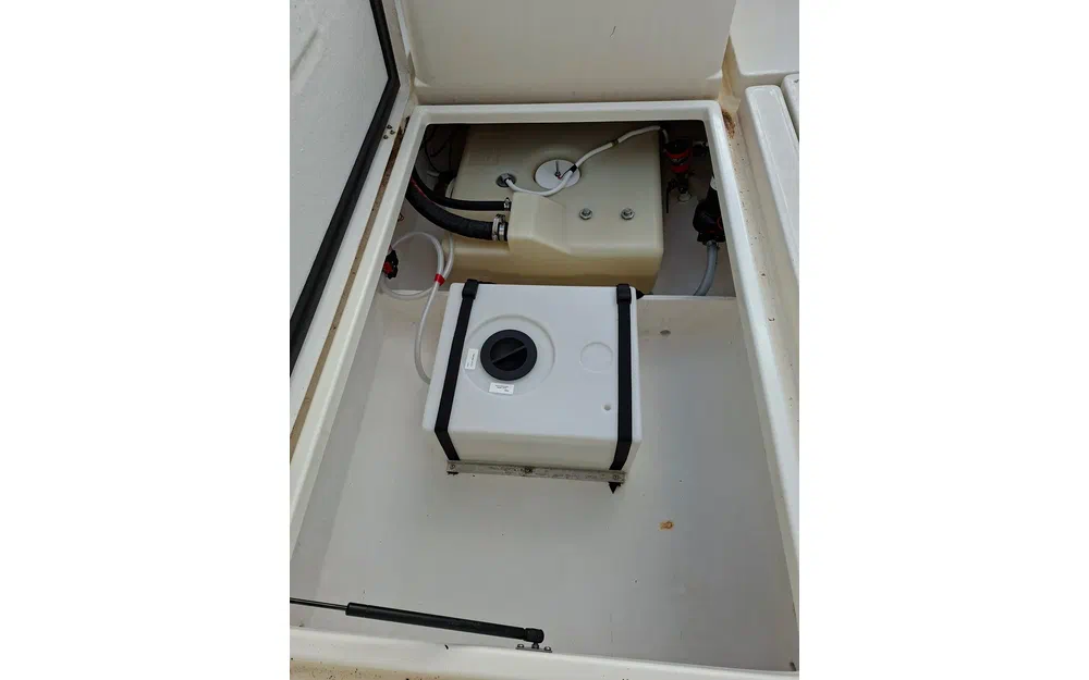 slider 18 Quicksilver 640 Pilothouse