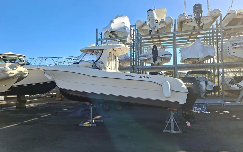 slider 22 Quicksilver 640 Pilothouse