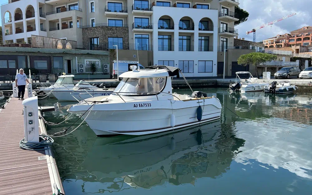 slider 0 Quicksilver 640 Pilothouse