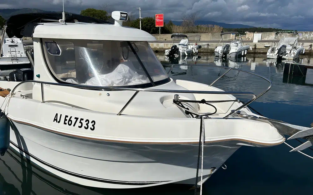 slider 2 Quicksilver 640 Pilothouse