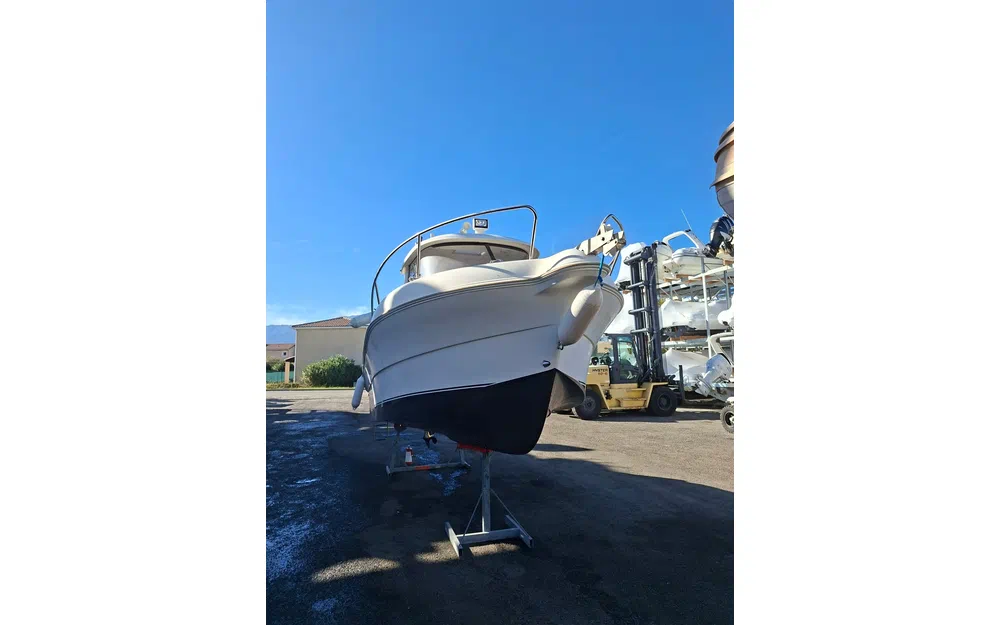 slider 11 Quicksilver 640 Pilothouse