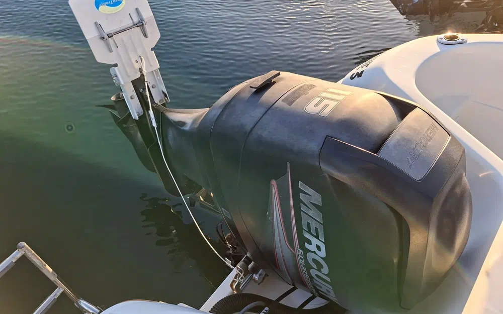 slider 24 Quicksilver 640 Pilothouse